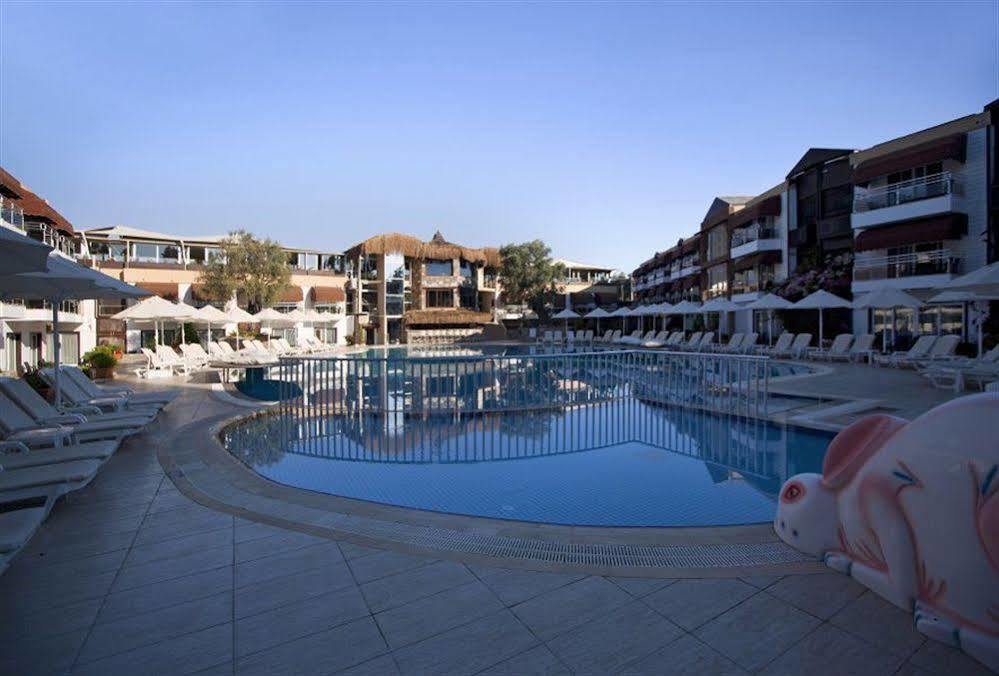 Bitez Risa Hotel Buitenkant foto